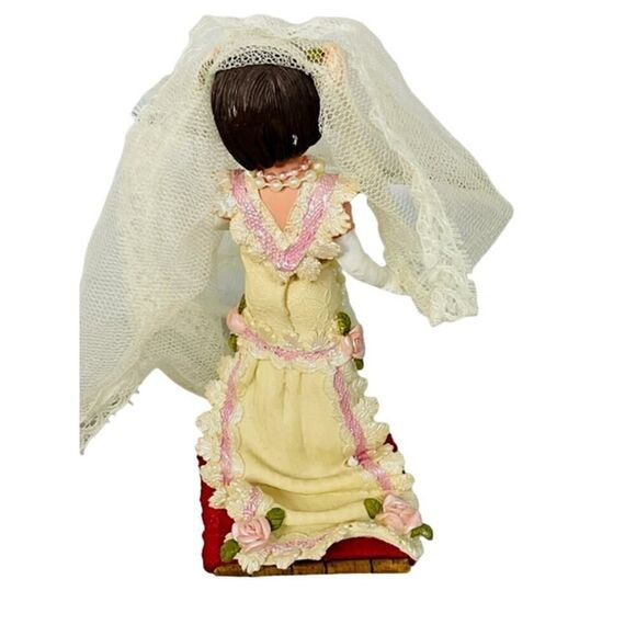 Madame Alexander Figurine Roaring 20s Bride 6" - Picture 7 of 9